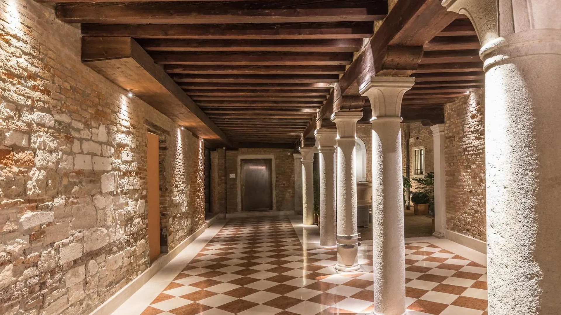 Palazzo Morosini Degli Spezieri - Lifestyle Apartments Veneza 0*,  Itália